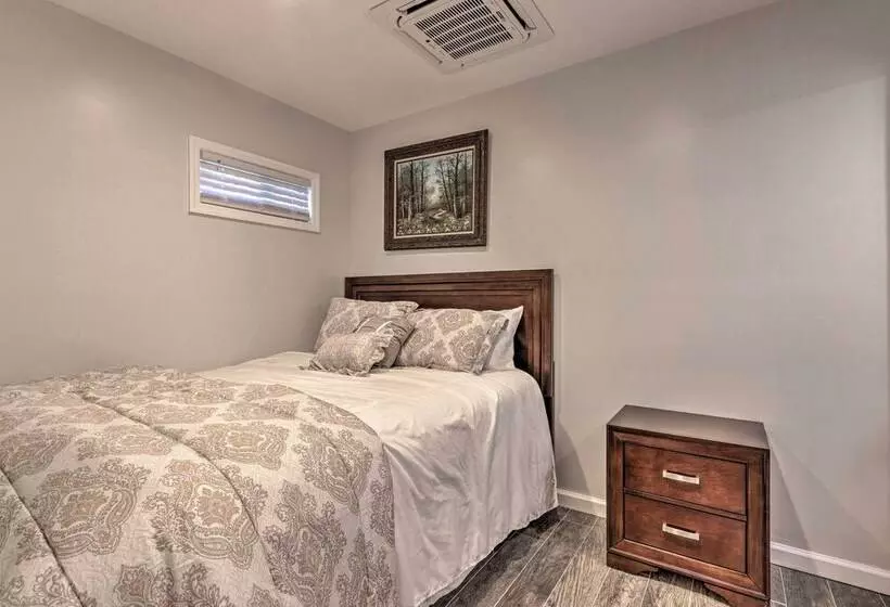 Petite Weaverville Escape   3 Mi To Main Street!