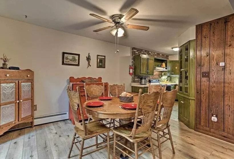 Blakeslee Hideaway W/ Lake Access: 3 Mi To Ski!