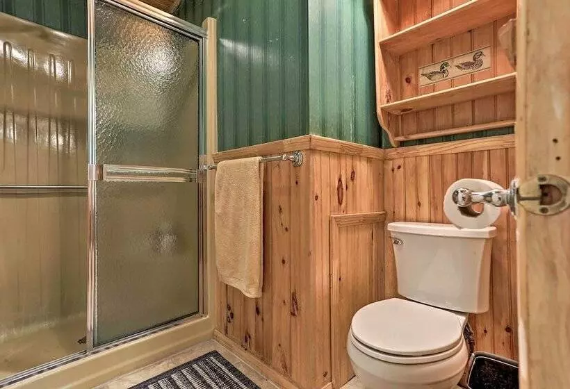 Blakeslee Hideaway W/ Lake Access: 3 Mi To Ski!