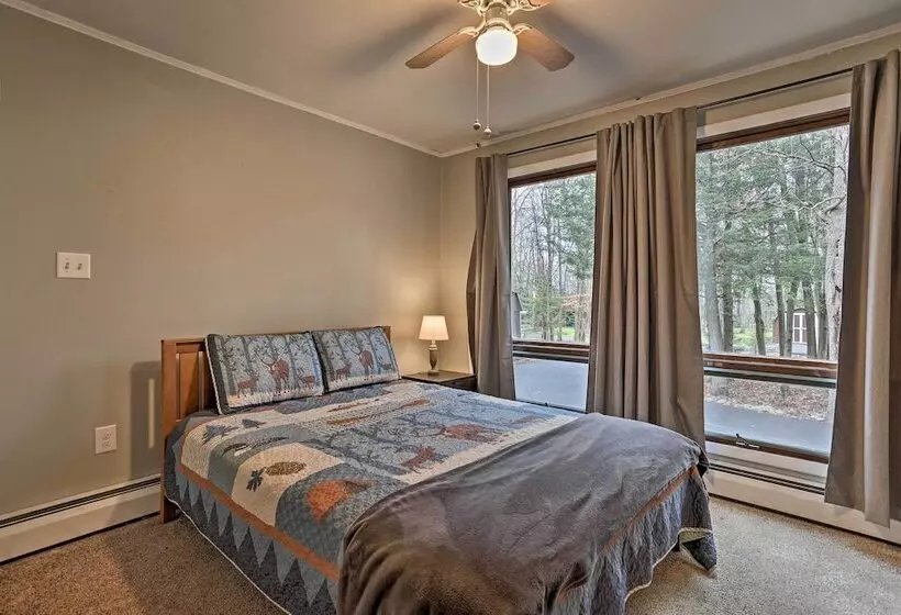 Blakeslee Hideaway W/ Lake Access: 3 Mi To Ski!