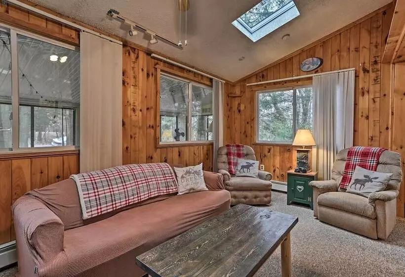 Blakeslee Hideaway W/ Lake Access: 3 Mi To Ski!