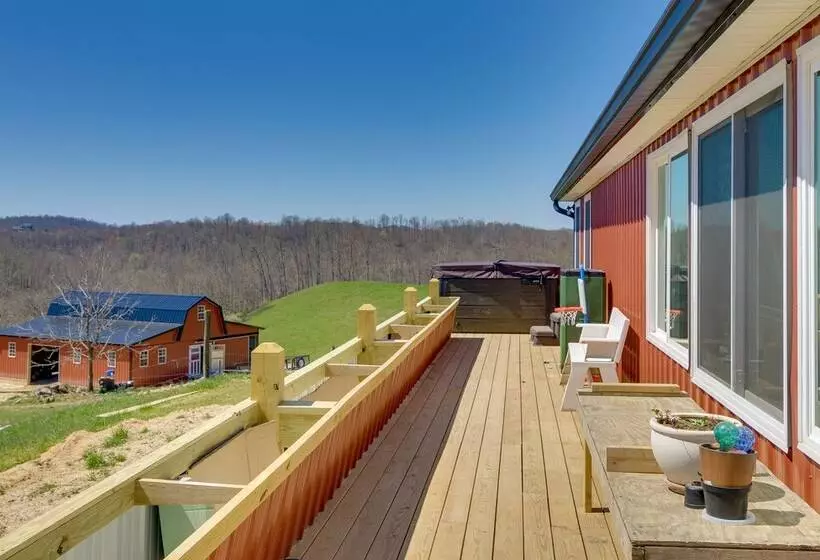 Scenic Ranch House W/ Fishing Pond!