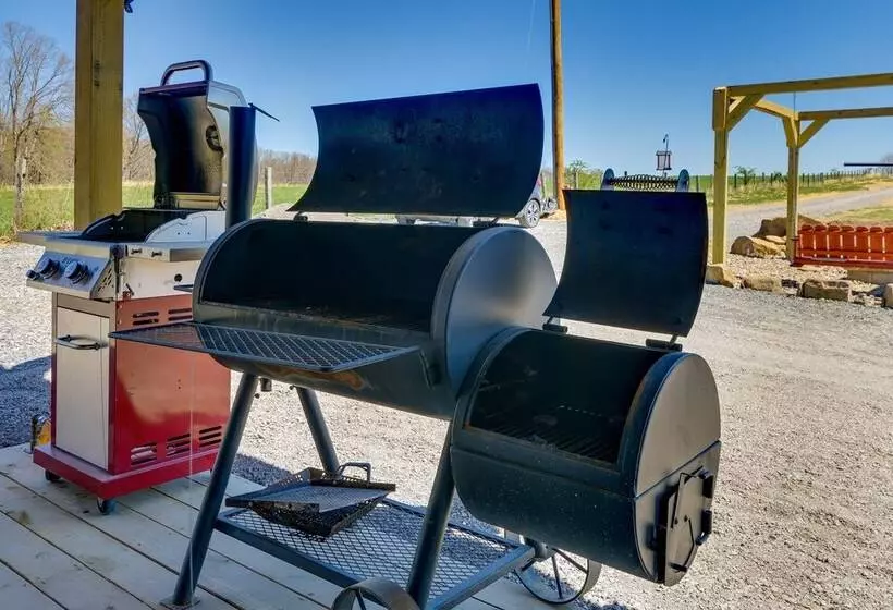 Scenic Ranch House W/ Fishing Pond!