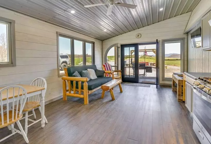 Scenic Ranch House W/ Fishing Pond!