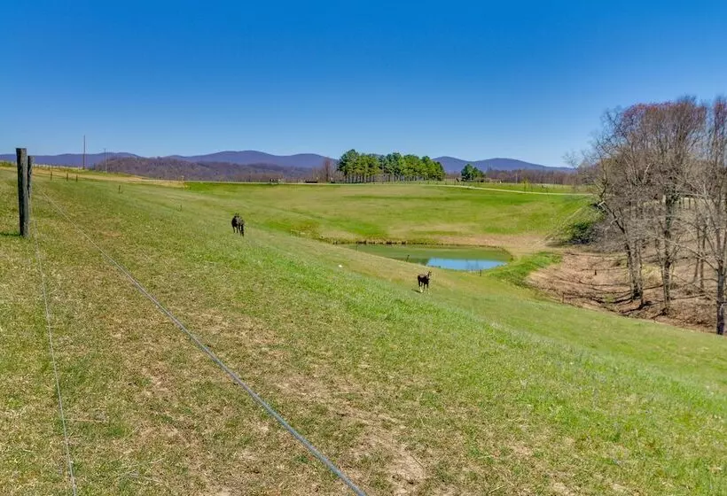 Scenic Ranch House W/ Fishing Pond!