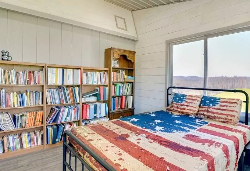 Scenic Ranch House W/ Fishing Pond!