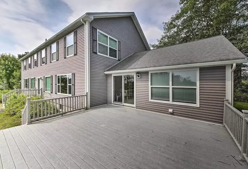 Spacious Bristol House W/ Deck & Harbor Views!