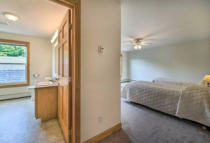 Spacious Bristol House W/ Deck & Harbor Views!