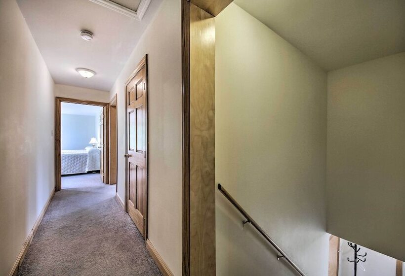 Spacious Bristol House W/ Deck & Harbor Views!