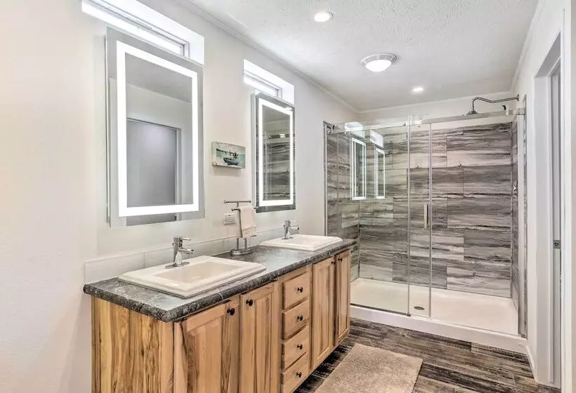 Spacious Hermosa House W/ Black Hills View