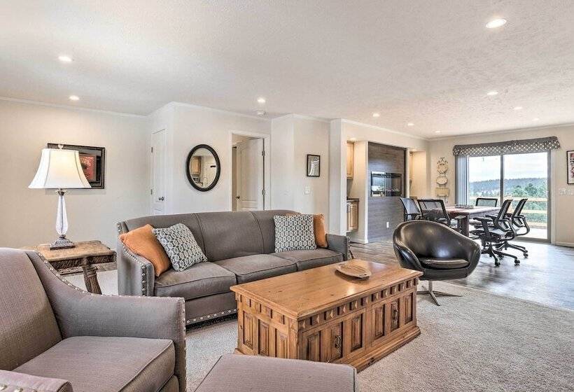 Spacious Hermosa House W/ Black Hills View