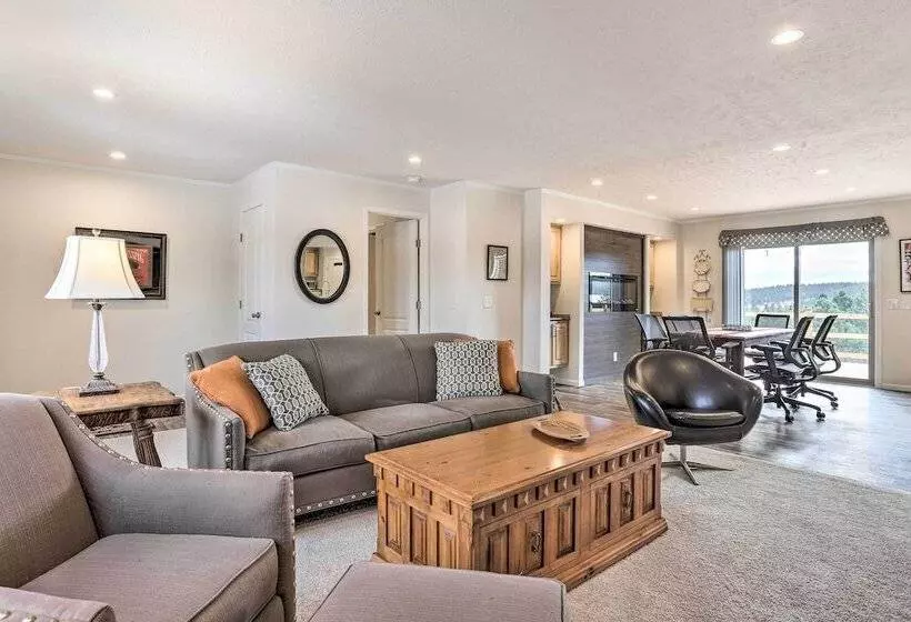 Spacious Hermosa House W/ Black Hills View