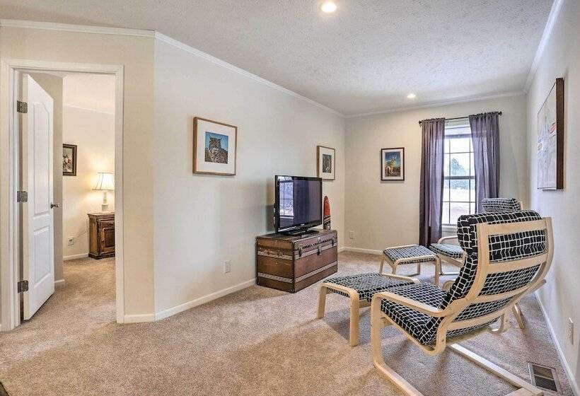 Spacious Hermosa House W/ Black Hills View