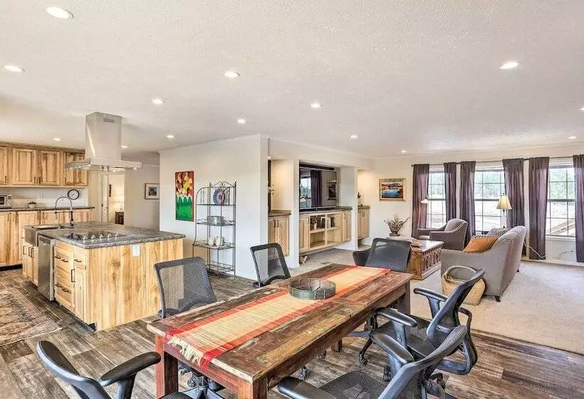 Spacious Hermosa House W/ Black Hills View