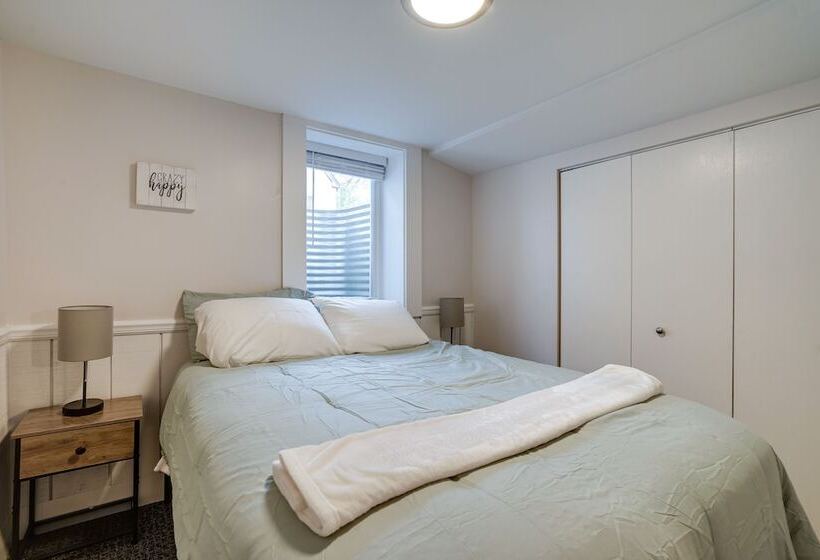 Spacious Minneapolis Home Rental: 8 Mi To Downtown