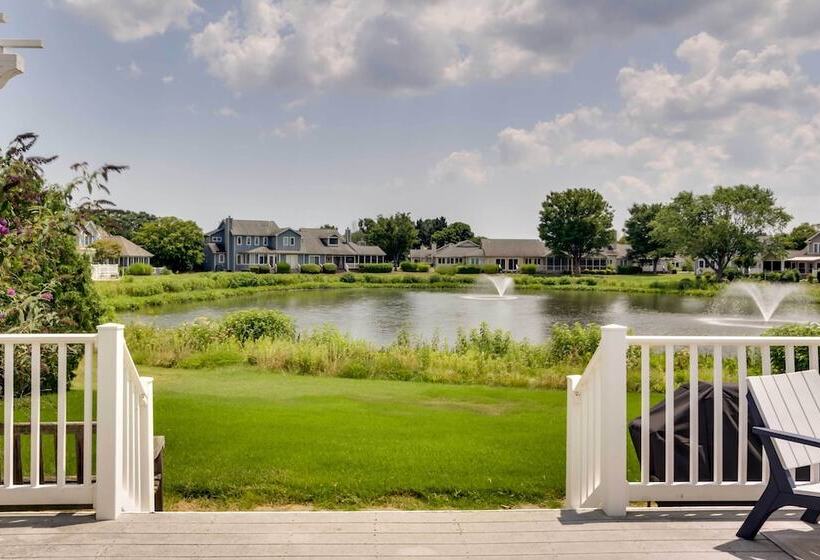Sunny Lewes Home W/ Sunroom, Deck & Pond View