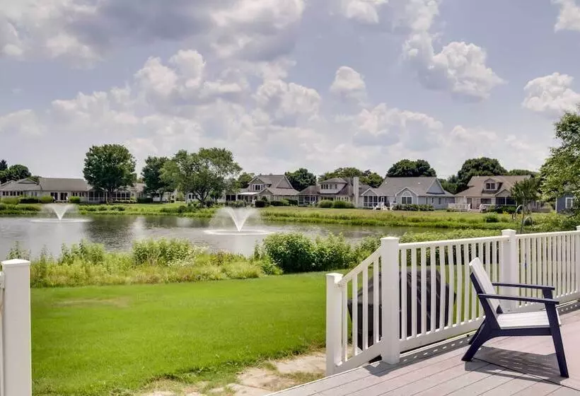 Sunny Lewes Home W/ Sunroom, Deck & Pond View