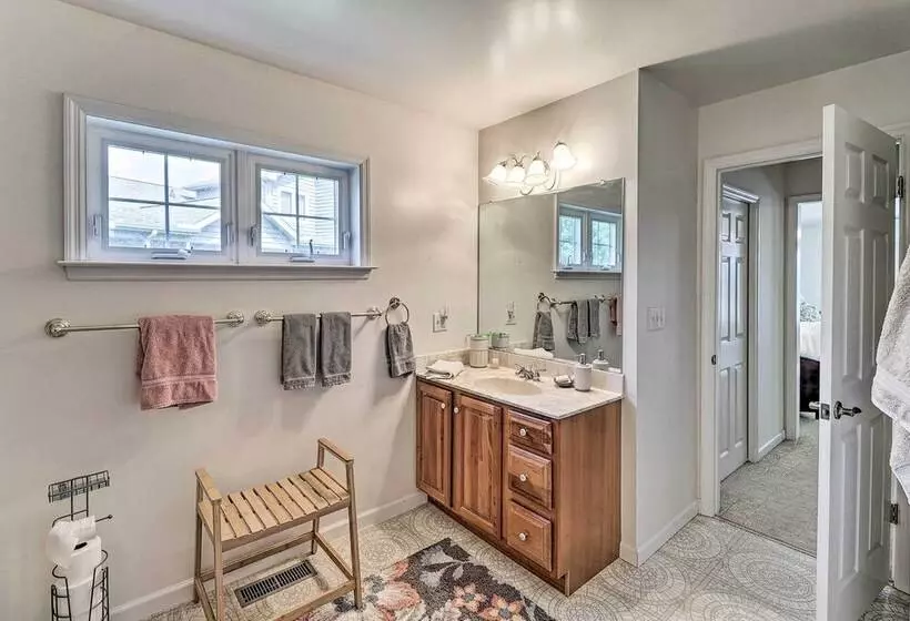 Sunny Lewes Home W/ Sunroom, Deck & Pond View