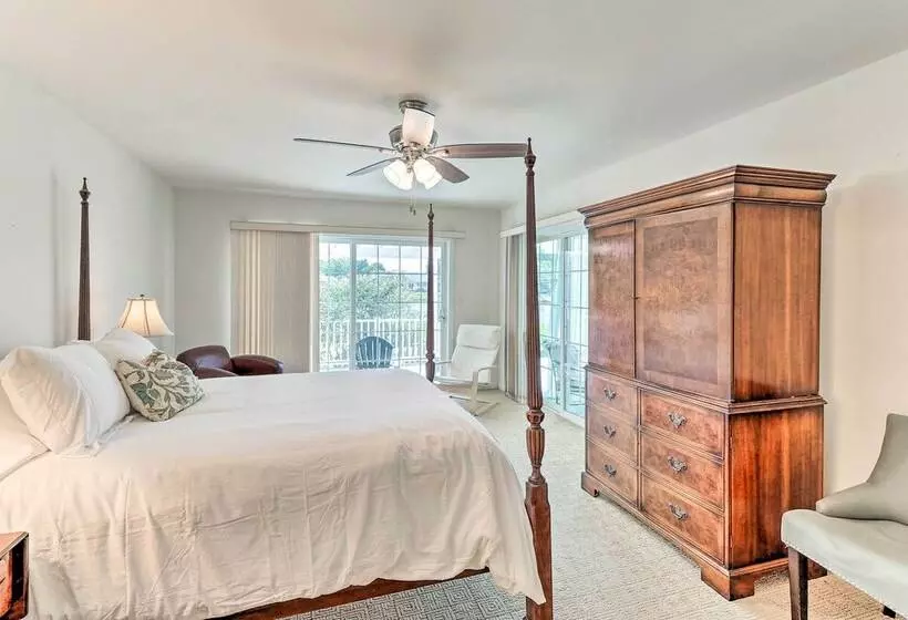 Sunny Lewes Home W/ Sunroom, Deck & Pond View