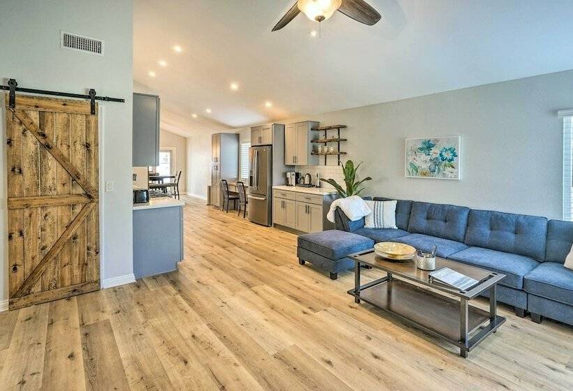 Sunny Orange County Abode W/ Fire Pit & Backyard!