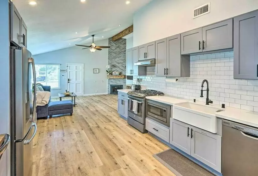 Sunny Orange County Abode W/ Fire Pit & Backyard!