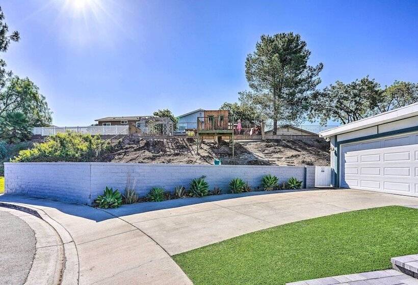Sunny Orange County Abode W/ Fire Pit & Backyard!