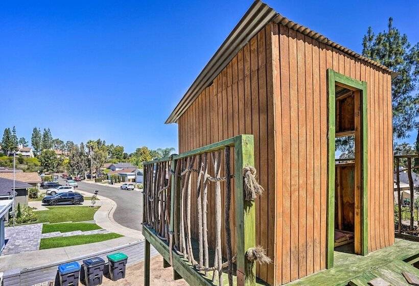 Sunny Orange County Abode W/ Fire Pit & Backyard!