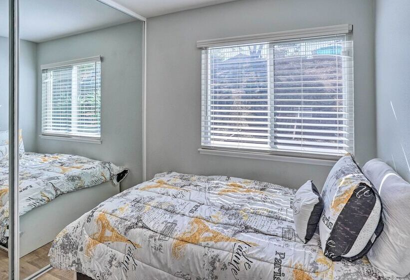 Sunny Orange County Abode W/ Fire Pit & Backyard!