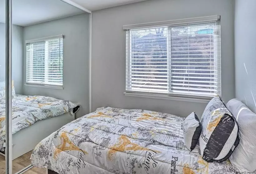 Sunny Orange County Abode W/ Fire Pit & Backyard!