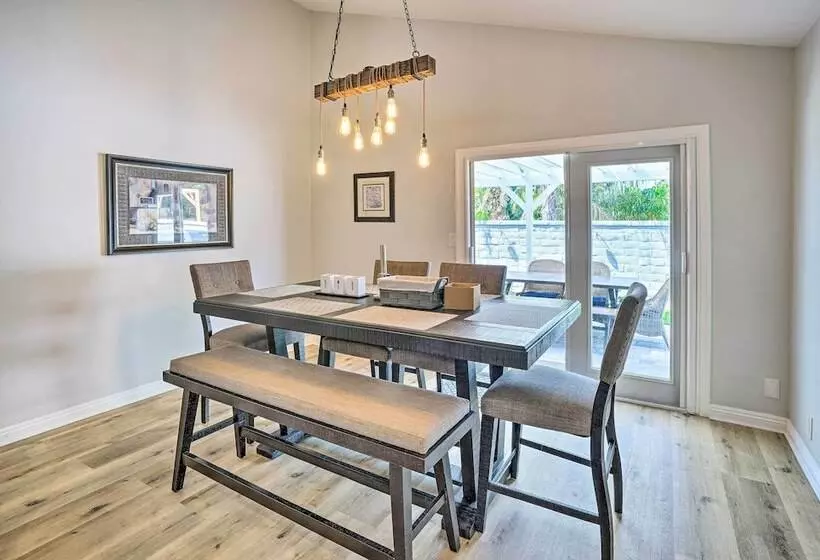 Sunny Orange County Abode W/ Fire Pit & Backyard!