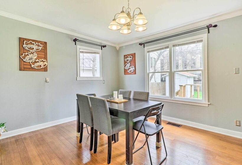 Warm & Welcoming Home W/ Yard Near Ut Campus!