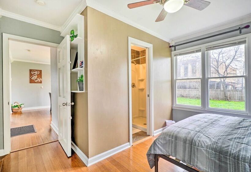 Warm & Welcoming Home W/ Yard Near Ut Campus!