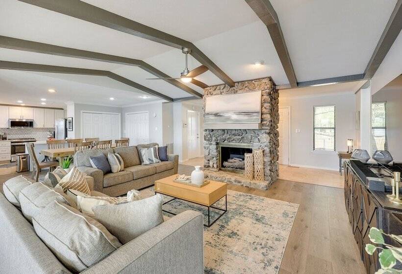 Waterfront Arkansas Vacation Home On Lake Hamilton