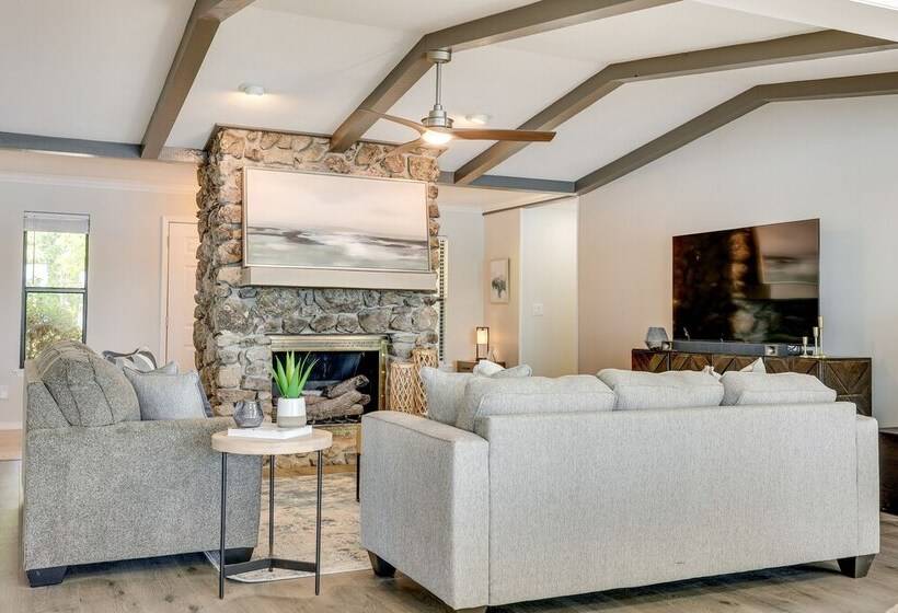 Waterfront Arkansas Vacation Home On Lake Hamilton