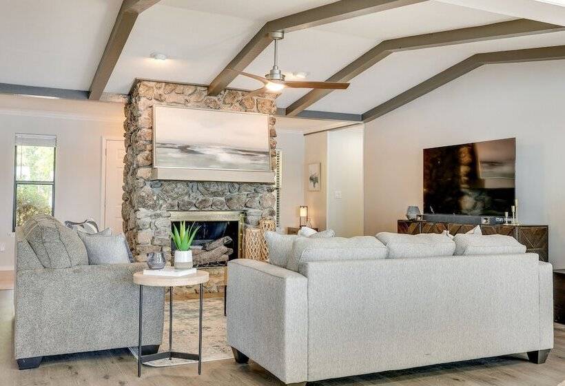 Waterfront Arkansas Vacation Home On Lake Hamilton