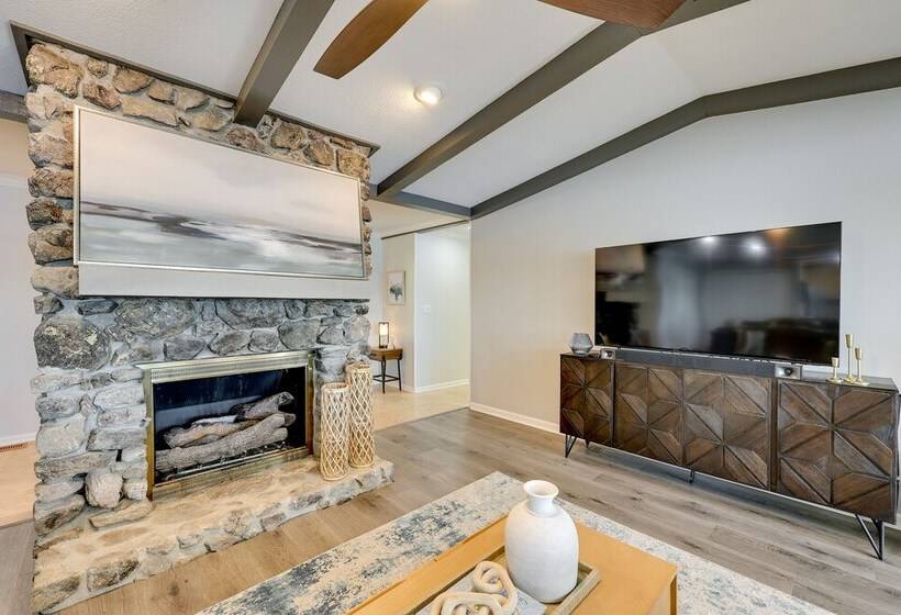 Waterfront Arkansas Vacation Home On Lake Hamilton