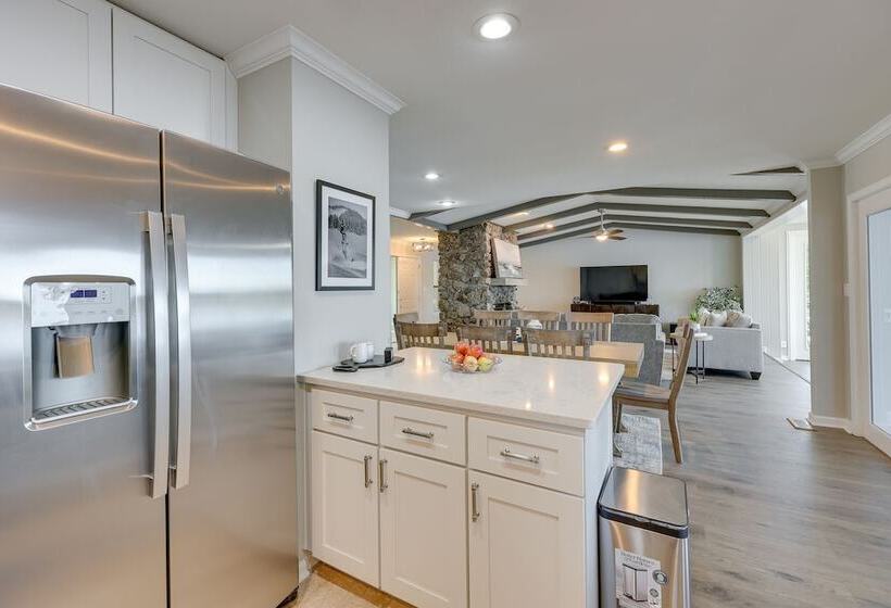 Waterfront Arkansas Vacation Home On Lake Hamilton