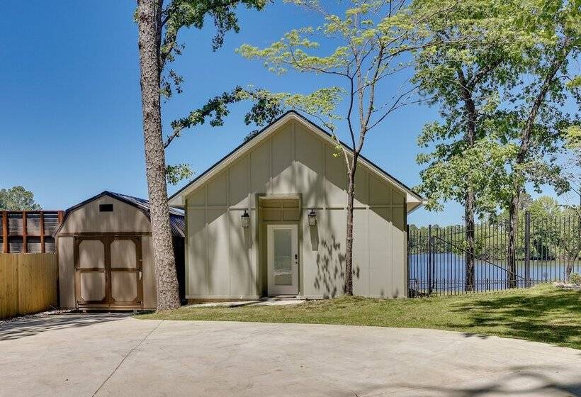 Waterfront Arkansas Vacation Home On Lake Hamilton