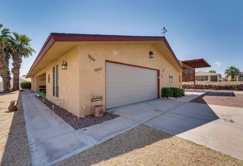 Lake Havasu Home W/ Heated Pool: 3 Mi To Marina!
