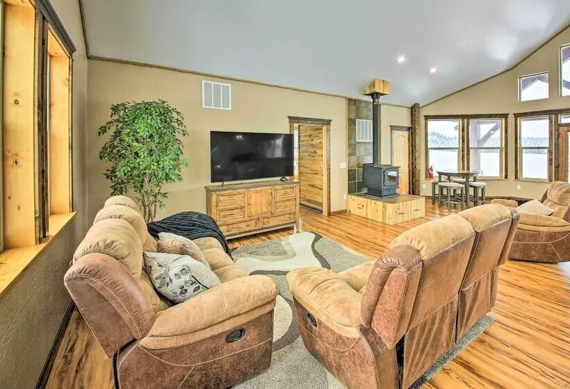 All Season Bonners Ferry Home W/ Views