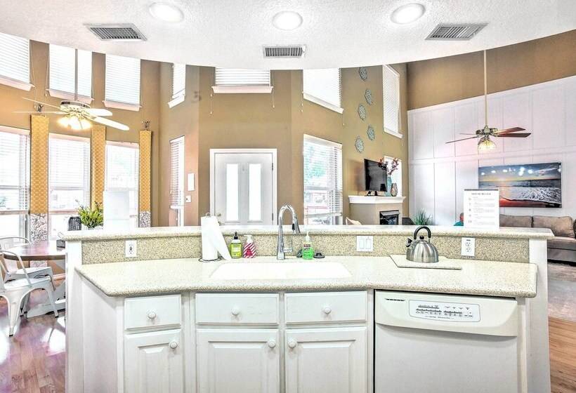 Beautiful Montgomery Home W/ Lakefront Deck!