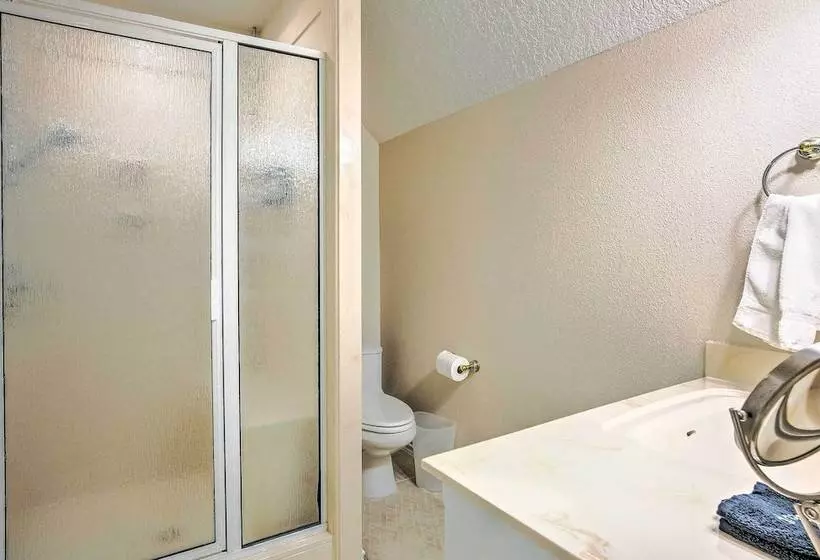 Beautiful Montgomery Home W/ Lakefront Deck!