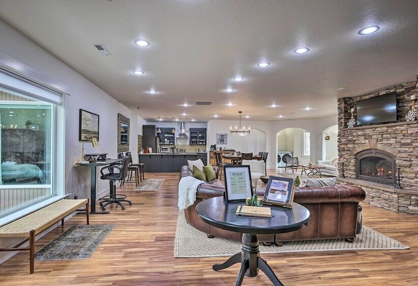 Beautiful Ranch Home W/ Cascade Mountain View