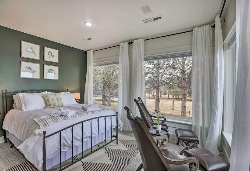 Beautiful Ranch Home W/ Cascade Mountain View