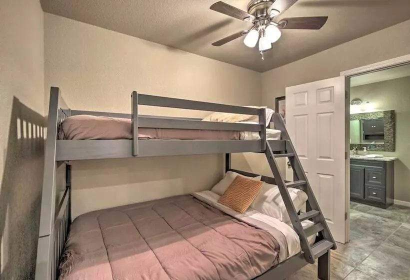 Waterfront Beaver Lake Hideaway W/ Kayaks & More!