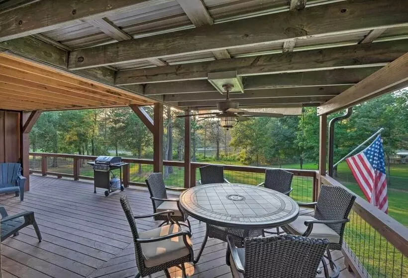 Waterfront Beaver Lake Hideaway W/ Kayaks & More!