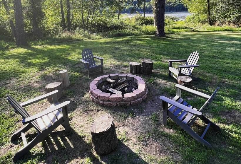 Waterfront Beaver Lake Hideaway W/ Kayaks & More!
