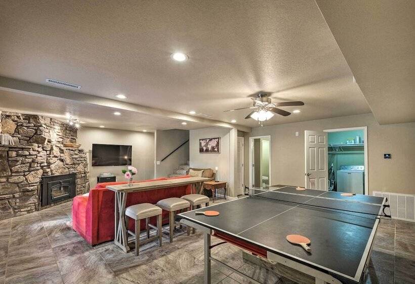 Waterfront Beaver Lake Hideaway W/ Kayaks & More!