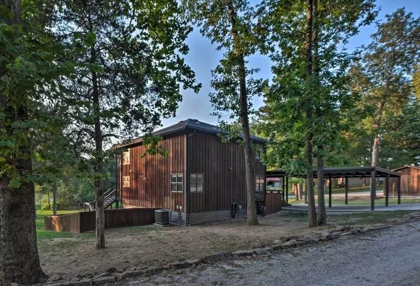 Waterfront Beaver Lake Hideaway W/ Kayaks & More!