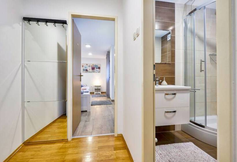 مبيت وإفطار Florek & Florica Room001